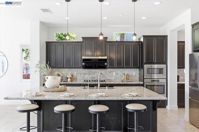 1718 N Terracina Dr, Dublin, CA 94568