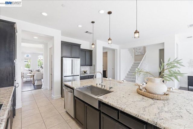 1718 N Terracina Dr, Dublin, CA 94568