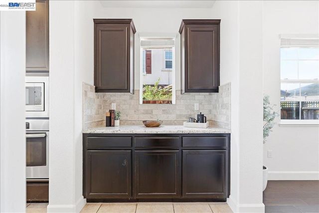 1718 N Terracina Dr, Dublin, CA 94568