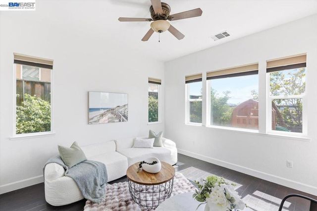 1718 N Terracina Dr, Dublin, CA 94568