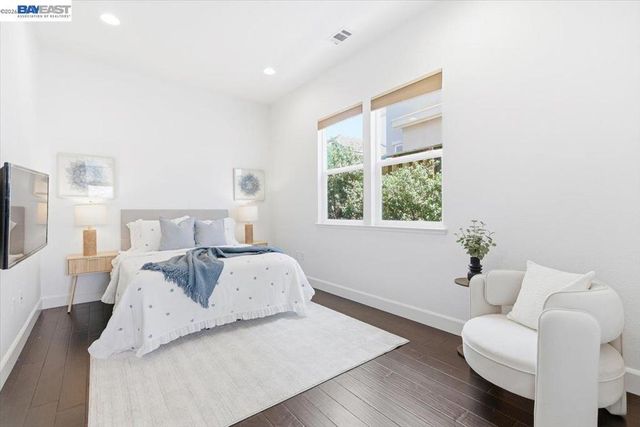 1718 N Terracina Dr, Dublin, CA 94568