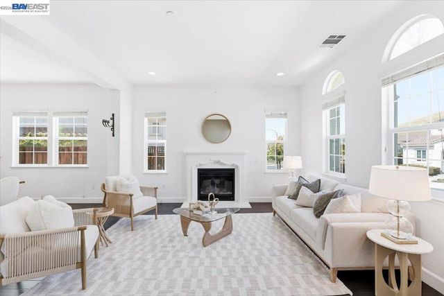 1718 N Terracina Dr, Dublin, CA 94568