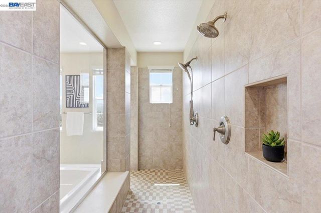 1718 N Terracina Dr, Dublin, CA 94568