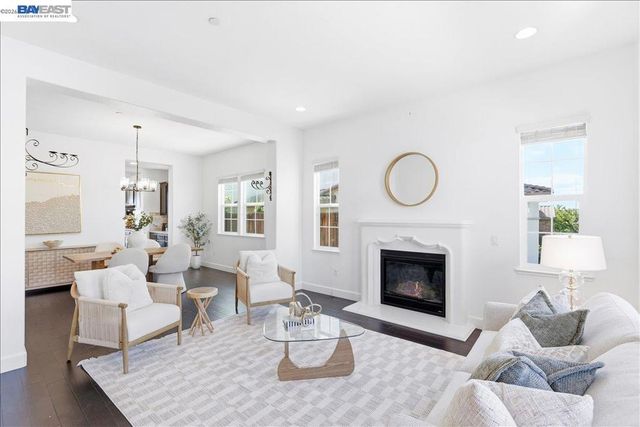 1718 N Terracina Dr, Dublin, CA 94568