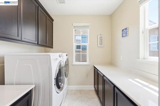 1718 N Terracina Dr, Dublin, CA 94568