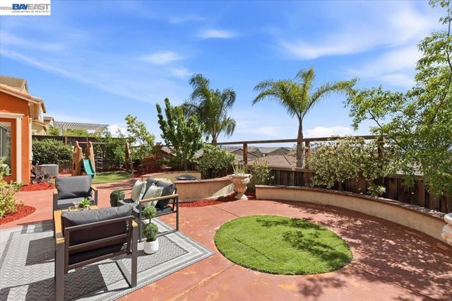 1718 N Terracina Dr, Dublin, CA 94568