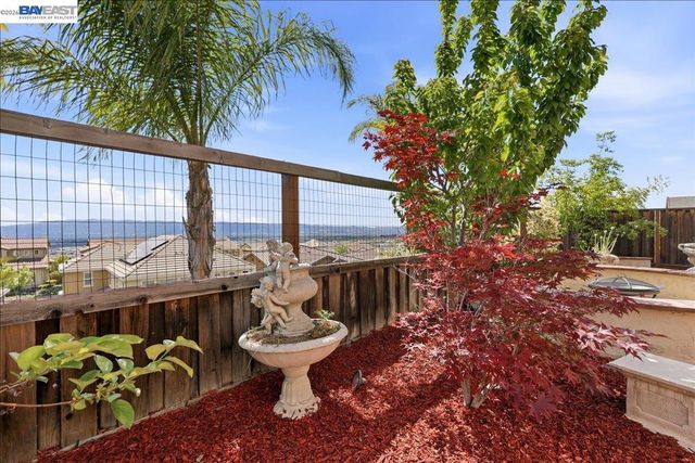 1718 N Terracina Dr, Dublin, CA 94568