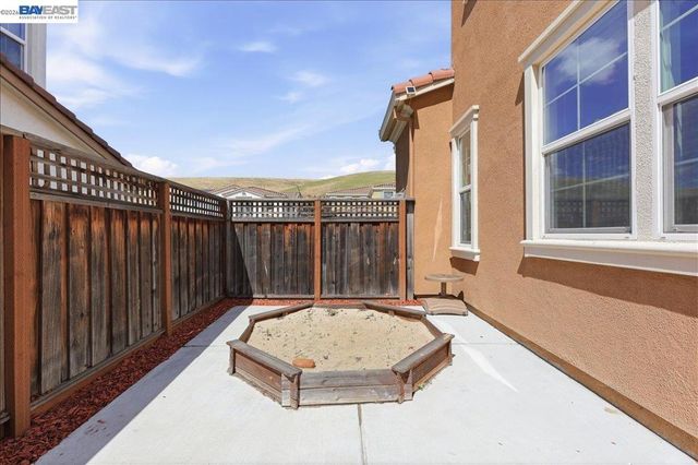 1718 N Terracina Dr, Dublin, CA 94568