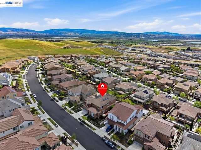 1718 N Terracina Dr, Dublin, CA 94568