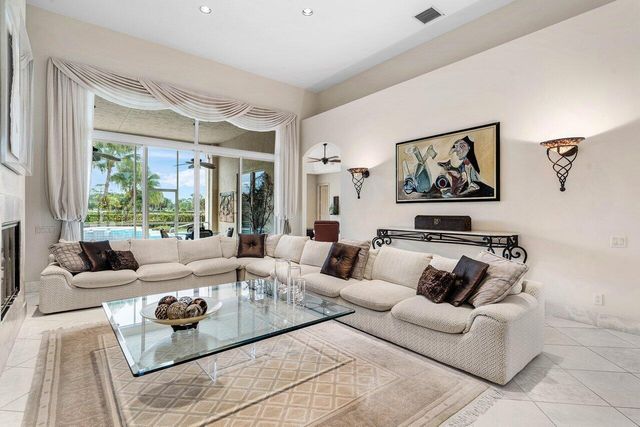 118 W Village Way, Jupiter, FL 33458