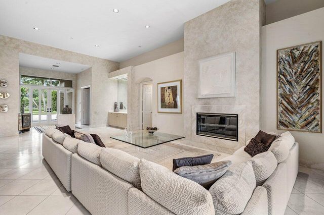 118 W Village Way, Jupiter, FL 33458