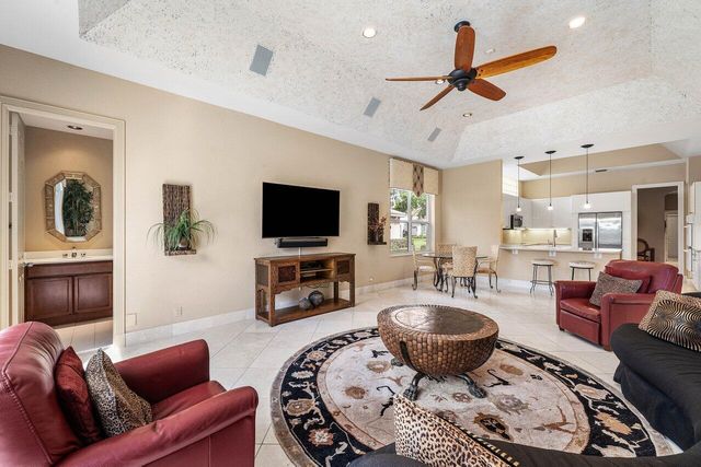 118 W Village Way, Jupiter, FL 33458