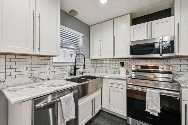 3936 Highland Bluff Drive, Groveport, OH 43125