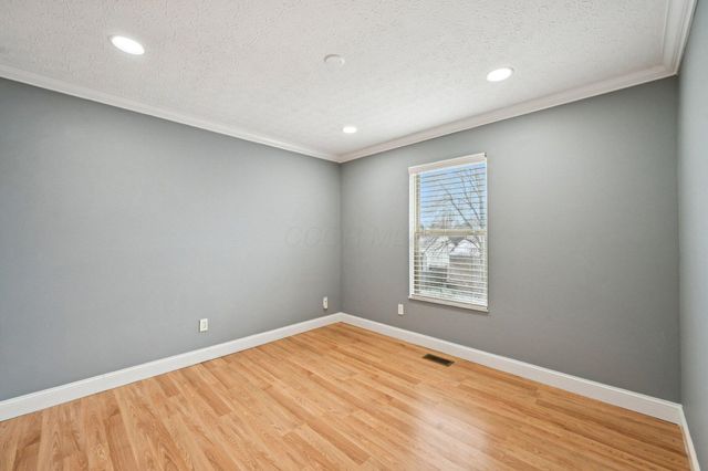 3936 Highland Bluff Drive, Groveport, OH 43125