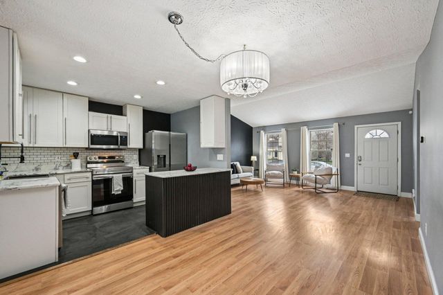 3936 Highland Bluff Drive, Groveport, OH 43125