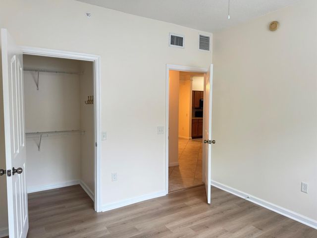 9833 Baywinds Drive 7107, West Palm Beach, FL 33411