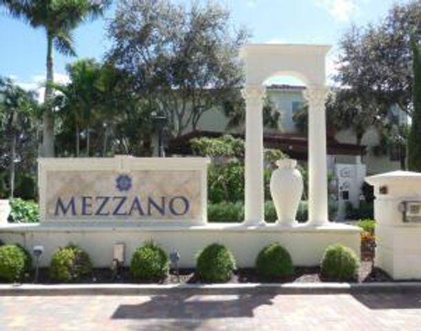 9833 Baywinds Drive 7107, West Palm Beach, FL 33411