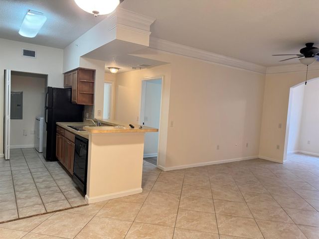 9833 Baywinds Drive 7107, West Palm Beach, FL 33411
