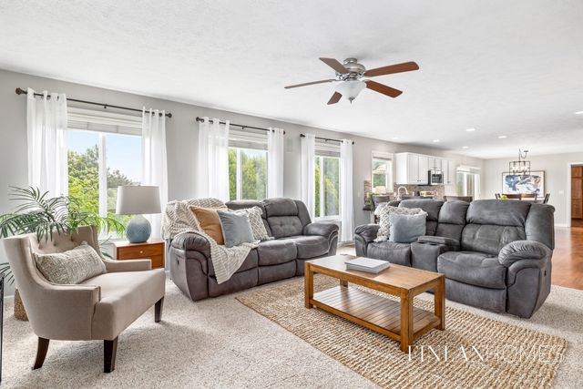 8980 Alanada Drive SE, Caledonia, MI 49316