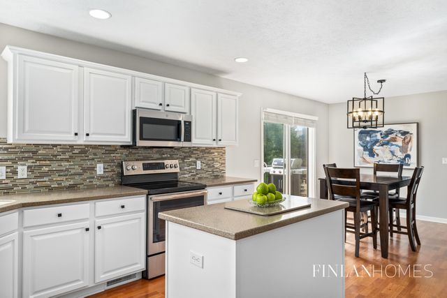 8980 Alanada Drive SE, Caledonia, MI 49316