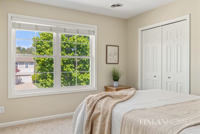 8980 Alanada Drive SE, Caledonia, MI 49316