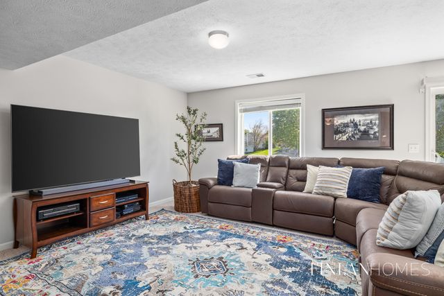 8980 Alanada Drive SE, Caledonia, MI 49316