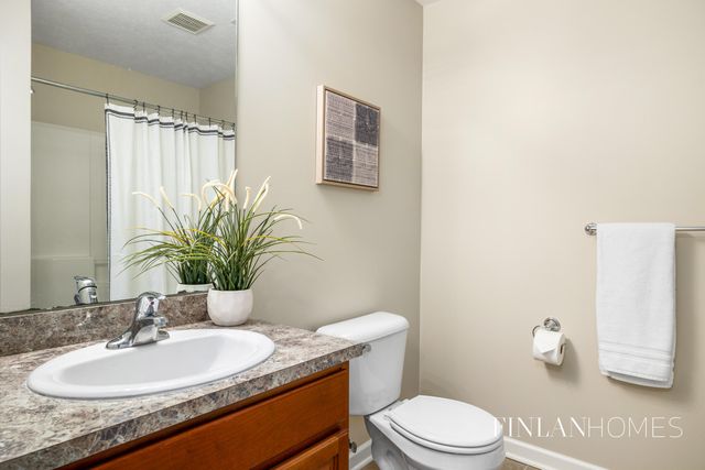 8980 Alanada Drive SE, Caledonia, MI 49316