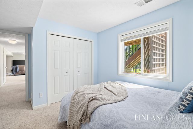 8980 Alanada Drive SE, Caledonia, MI 49316