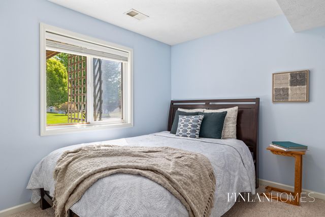 8980 Alanada Drive SE, Caledonia, MI 49316