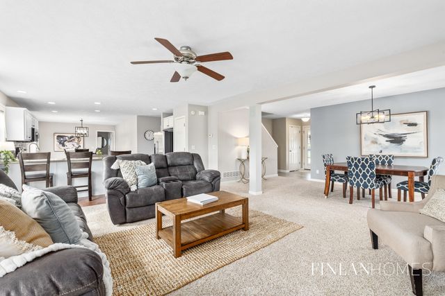 8980 Alanada Drive SE, Caledonia, MI 49316