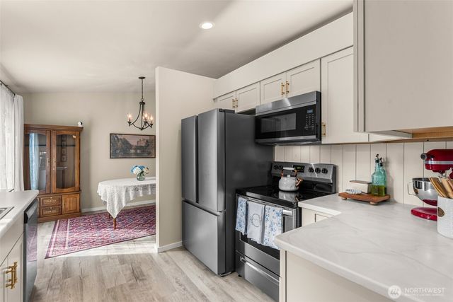 600 10th Street NE, East Wenatchee, WA 98802