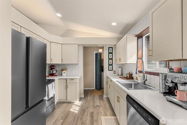 600 10th Street NE, East Wenatchee, WA 98802