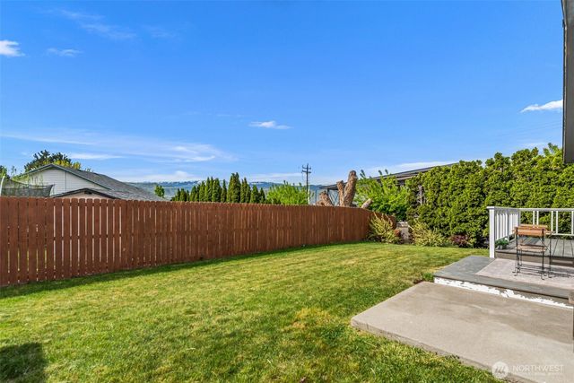 600 10th Street NE, East Wenatchee, WA 98802