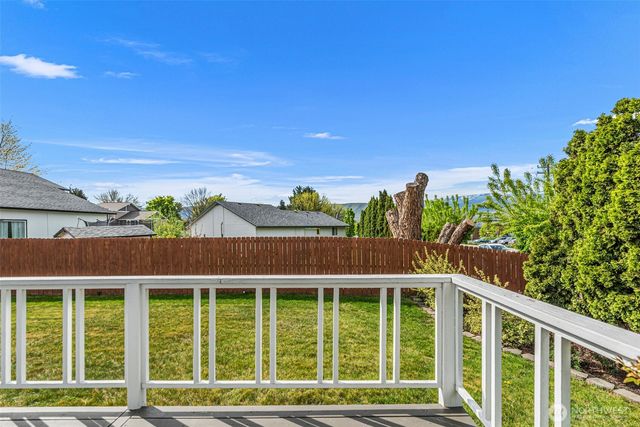 600 10th Street NE, East Wenatchee, WA 98802