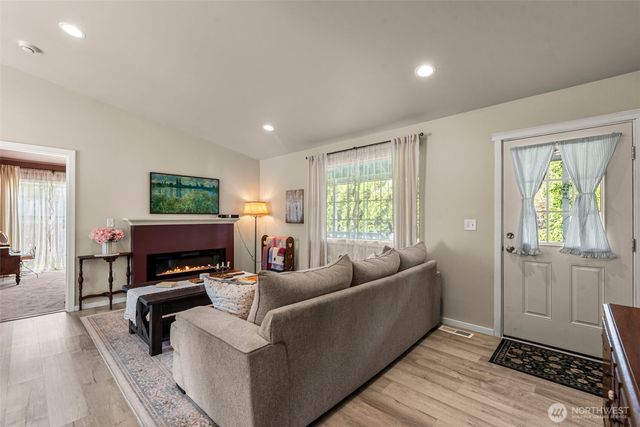 600 10th Street NE, East Wenatchee, WA 98802