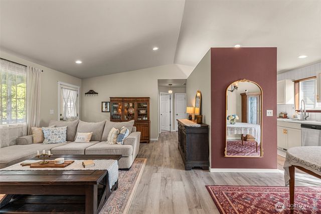 600 10th Street NE, East Wenatchee, WA 98802