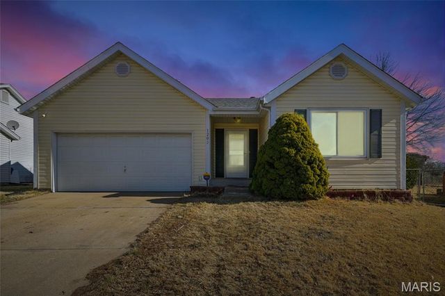 1203 Advance Drive, Florissant, MO 63031
