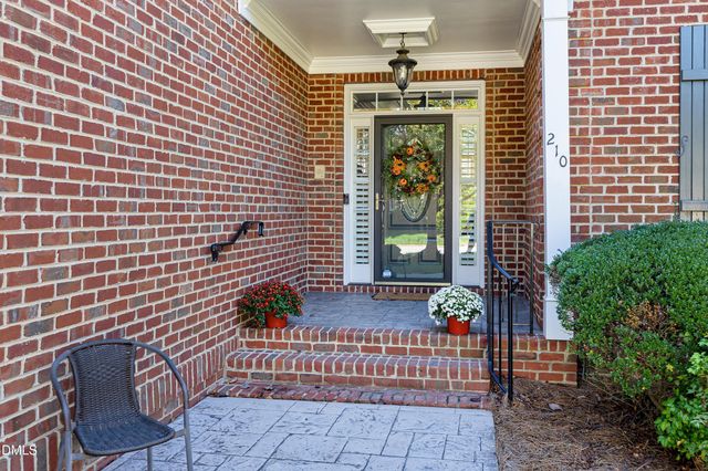 210 Sonoma Valley Drive, Cary, NC 27518