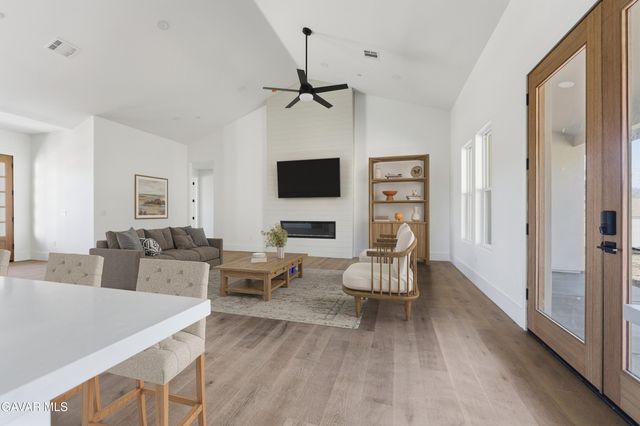 24401 Oaktree Court, Tehachapi, CA 93561