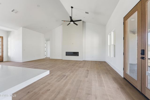 24401 Oaktree Court, Tehachapi, CA 93561