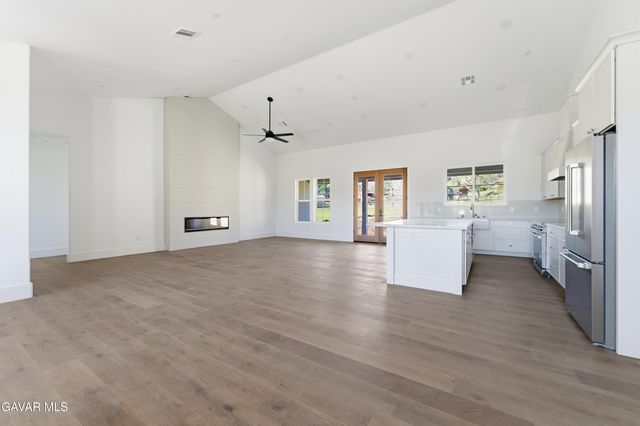 24401 Oaktree Court, Tehachapi, CA 93561