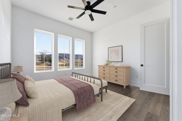 24401 Oaktree Court, Tehachapi, CA 93561