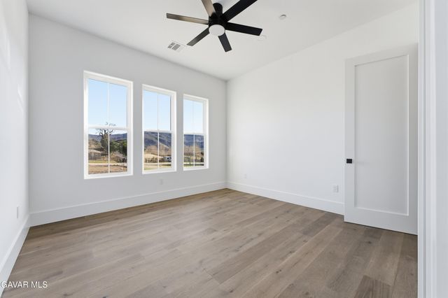 24401 Oaktree Court, Tehachapi, CA 93561