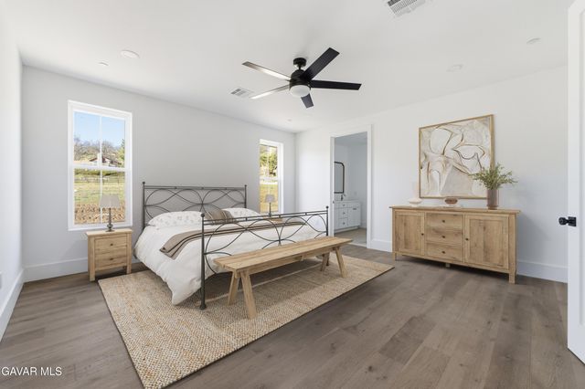 24401 Oaktree Court, Tehachapi, CA 93561