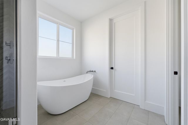 24401 Oaktree Court, Tehachapi, CA 93561