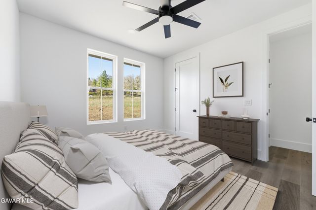 24401 Oaktree Court, Tehachapi, CA 93561