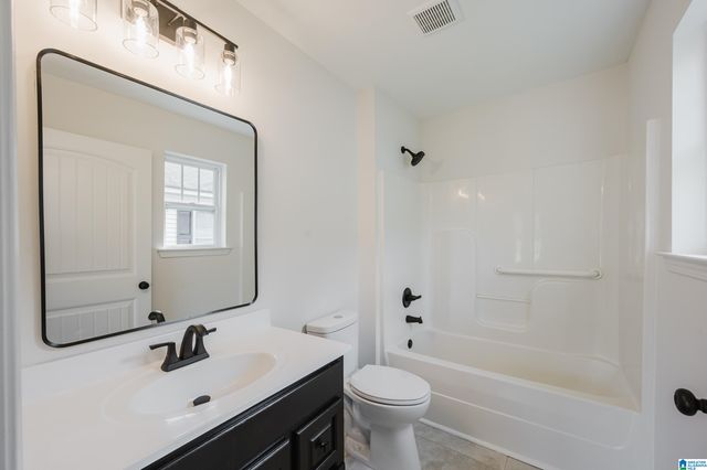 320 CREEK RUN CIRCLE, Calera, AL 35040