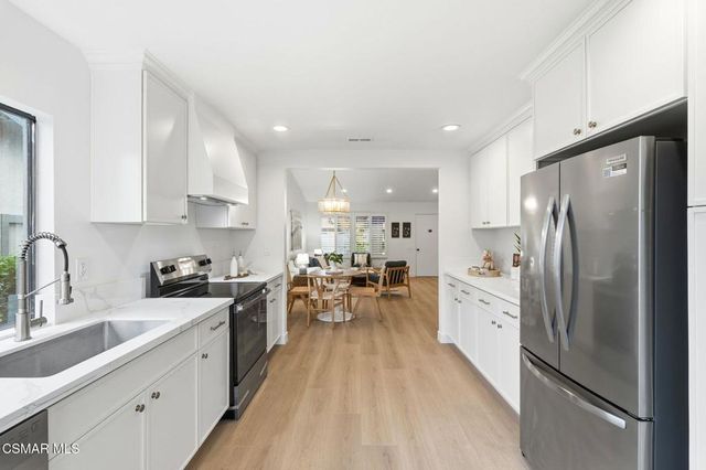 41040 Village 41, Camarillo, CA 93012