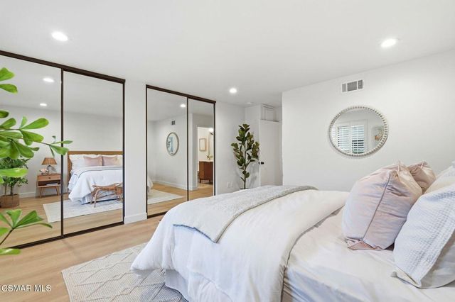 41040 Village 41, Camarillo, CA 93012