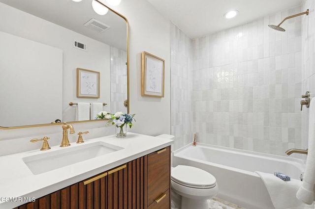 41040 Village 41, Camarillo, CA 93012